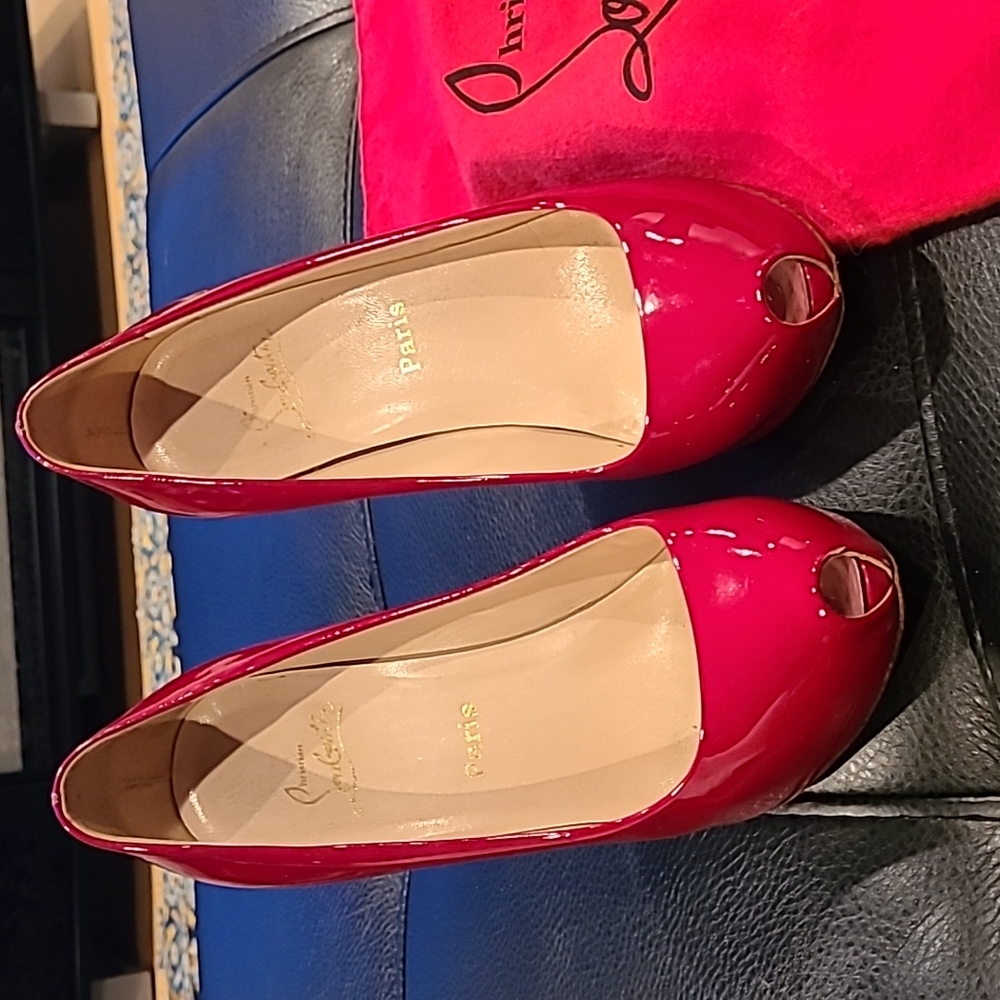 Authentic Christian Loboutins red patent leather shoes size 38